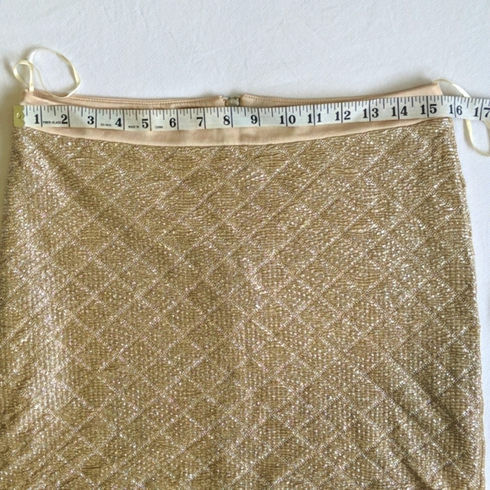 Miss Selfridge stretchy metallic cream & silver textured mini skirt US 8 GUC - Picture 9 of 12